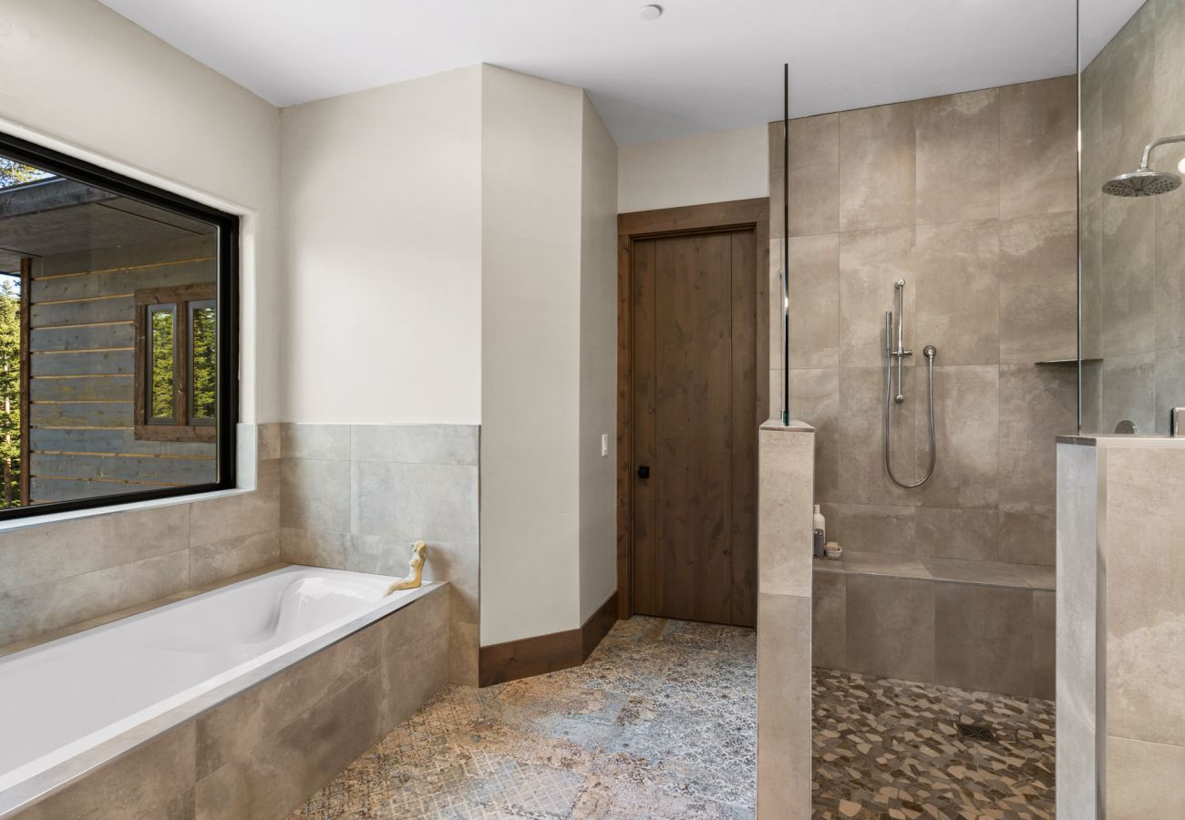 House in Big Sky - Big Sky Ski Retreat