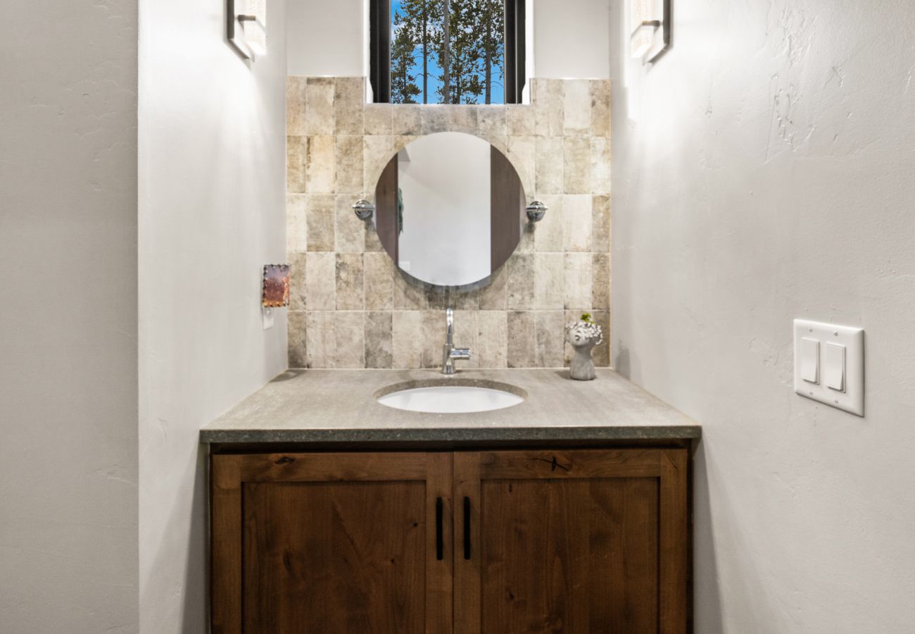 House in Big Sky - Big Sky Ski Retreat