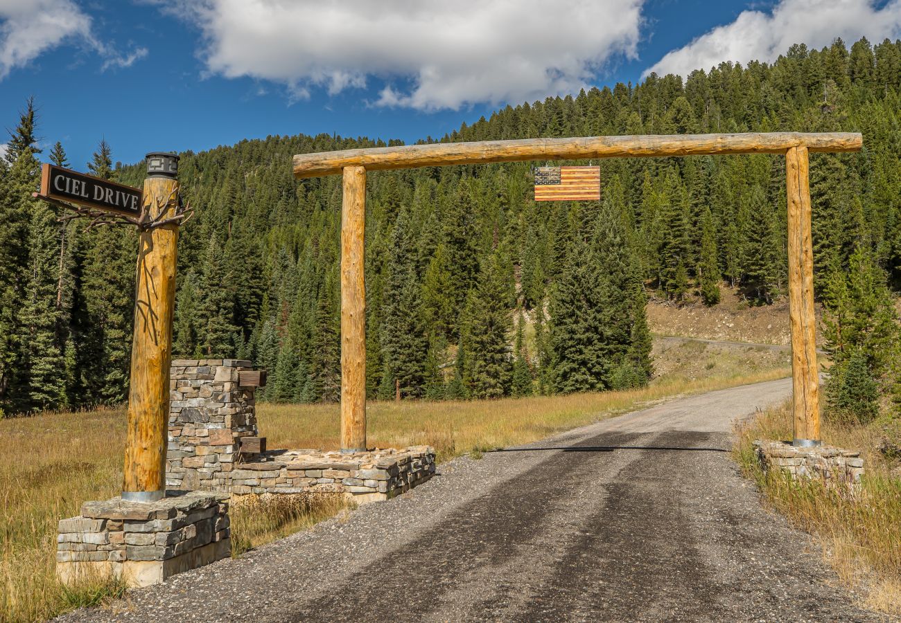 House in Big Sky -  Stunning Big Sky Vacation Home