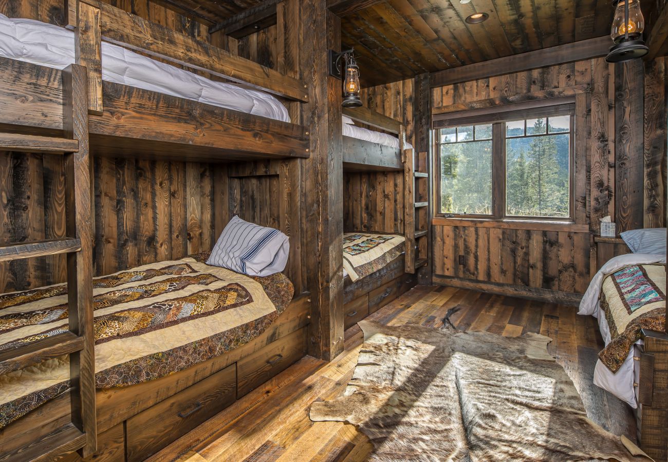 House in Big Sky -  Stunning Big Sky Vacation Home