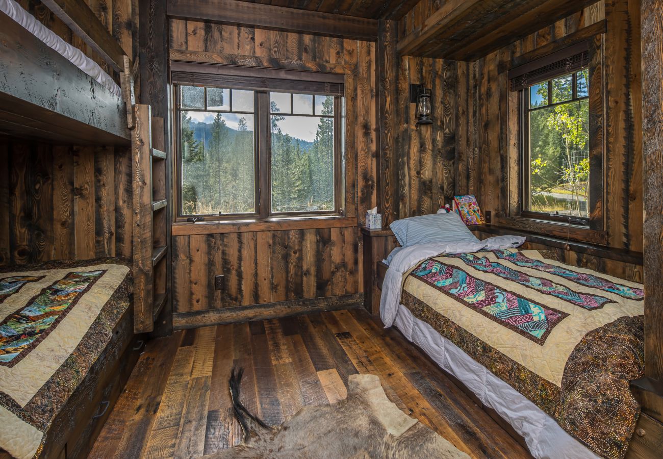 House in Big Sky -  Stunning Big Sky Vacation Home