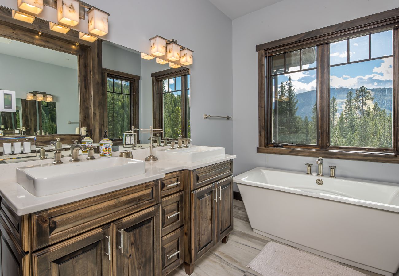 House in Big Sky -  Stunning Big Sky Vacation Home