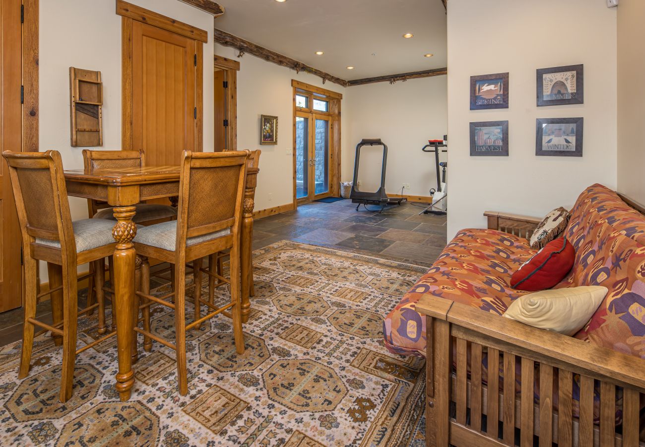 Cabin in Big Sky - Big Sky Beehive Basin Cabin