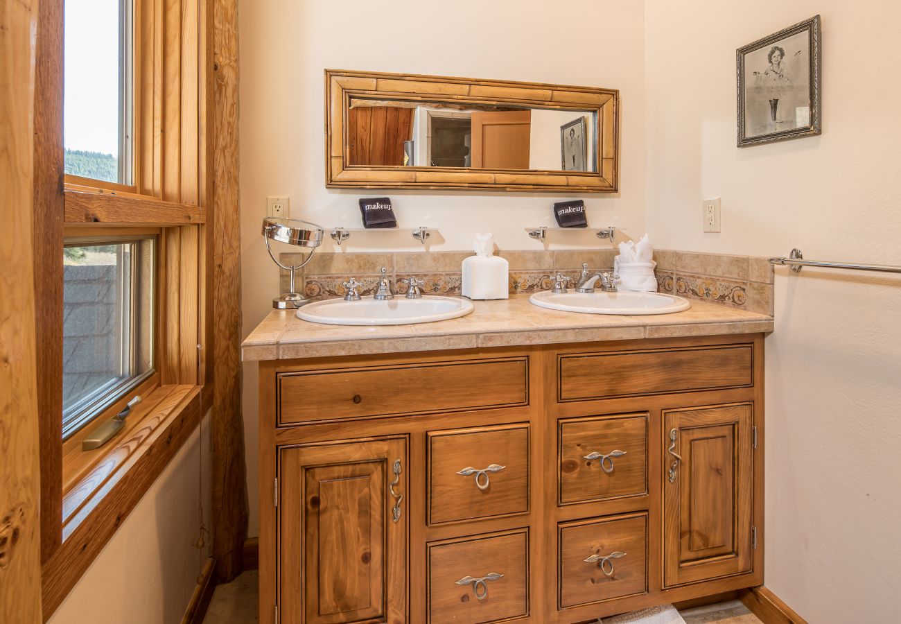 Cabin in Big Sky - Big Sky Beehive Basin Cabin
