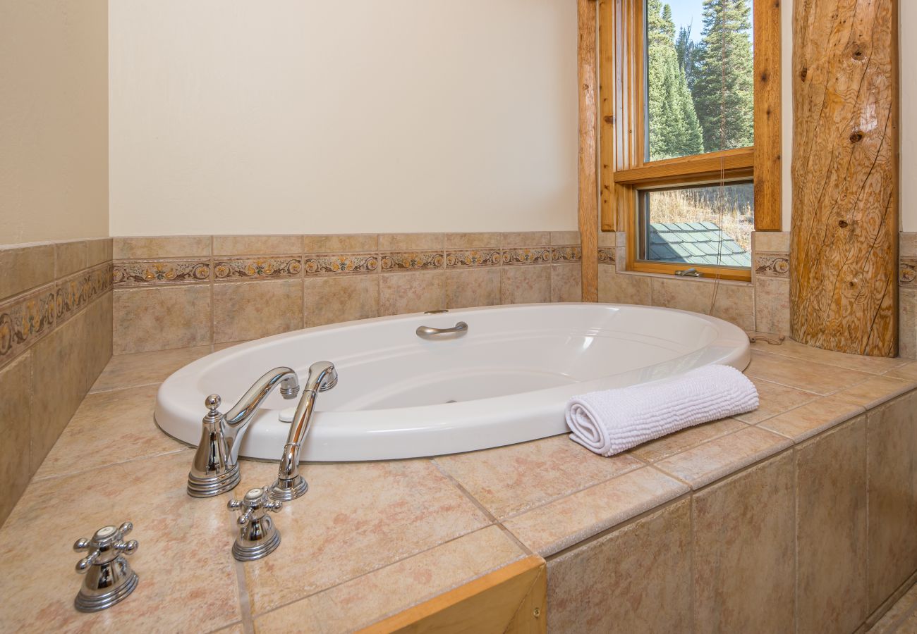 Cabin in Big Sky - Big Sky Beehive Basin Cabin