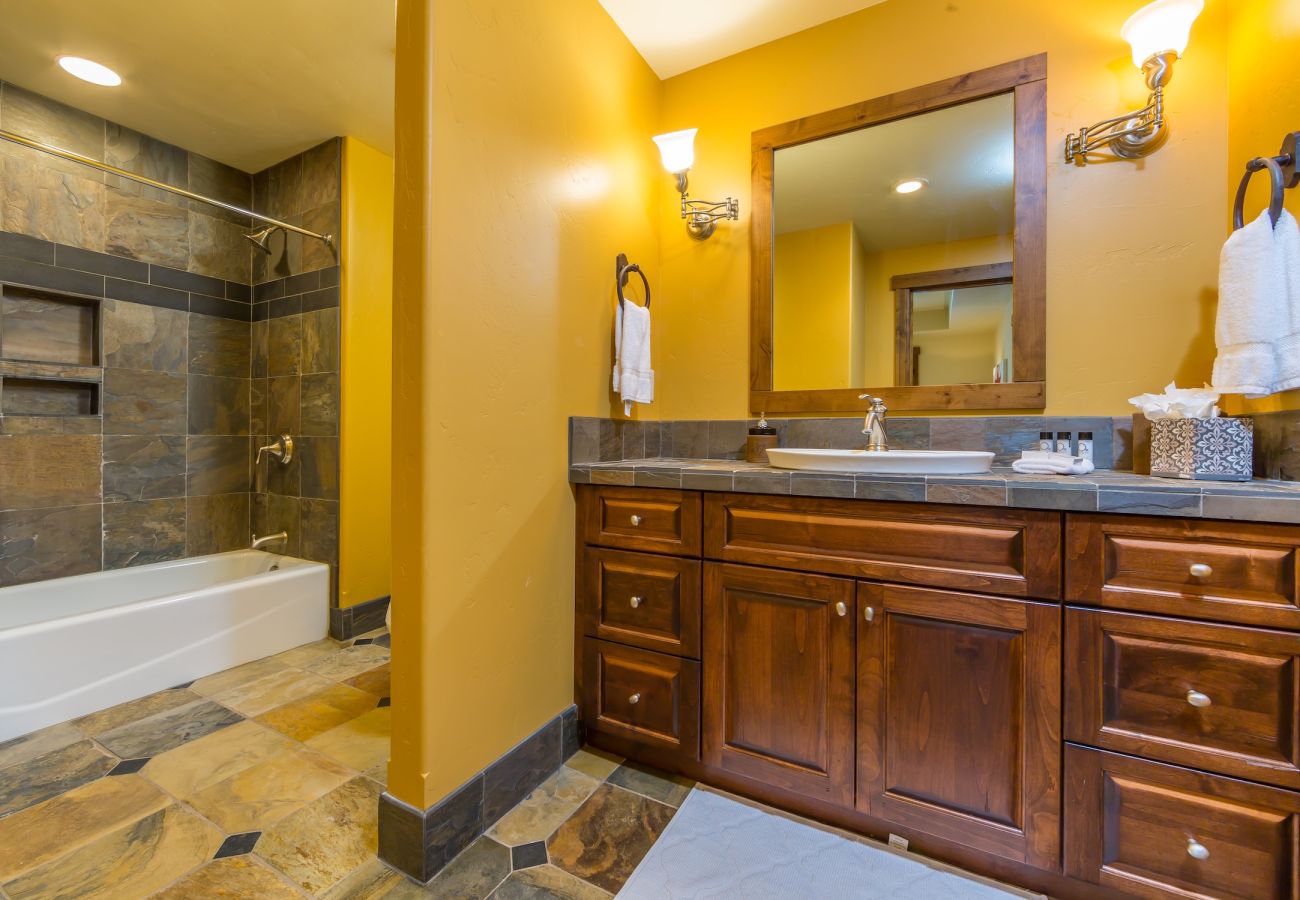 Chalet in Big Sky - New to Market! Vast Ski In/Ski Out Big Sky Chalet