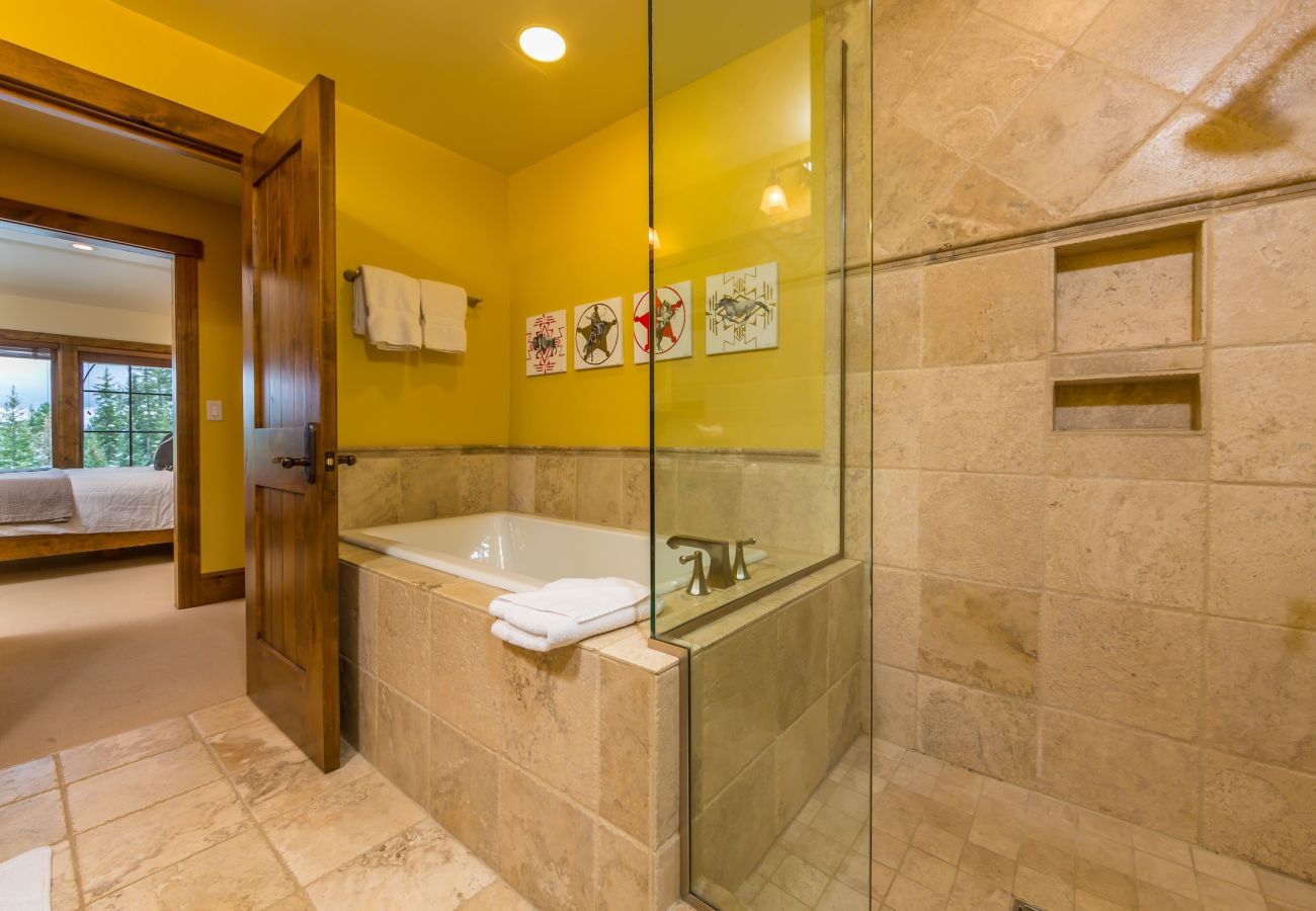 Chalet in Big Sky - New to Market! Vast Ski In/Ski Out Big Sky Chalet