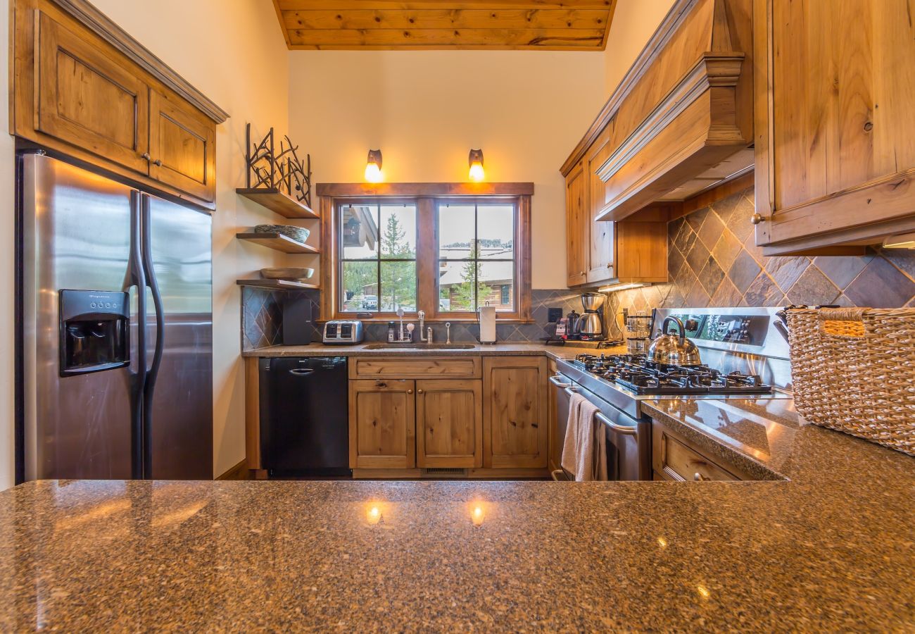 Chalet in Big Sky - New to Market! Vast Ski In/Ski Out Big Sky Chalet