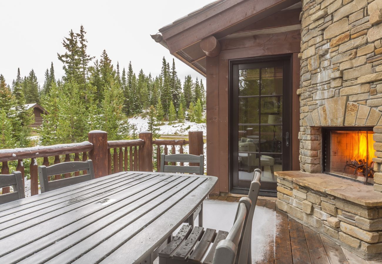 Chalet in Big Sky - New to Market! Vast Ski In/Ski Out Big Sky Chalet