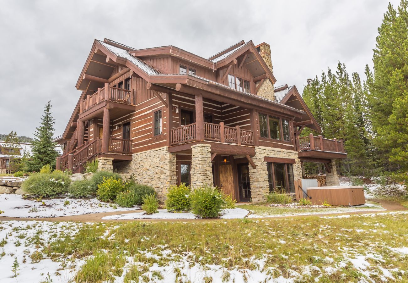 Chalet in Big Sky - New to Market! Vast Ski In/Ski Out Big Sky Chalet