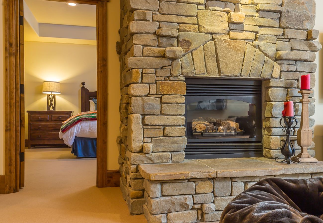 Chalet in Big Sky - New to Market! Vast Ski In/Ski Out Big Sky Chalet