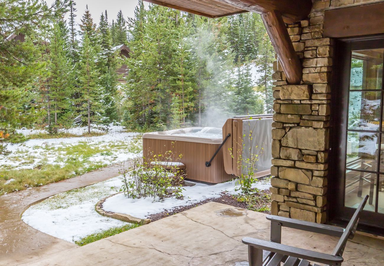 Chalet in Big Sky - New to Market! Vast Ski In/Ski Out Big Sky Chalet