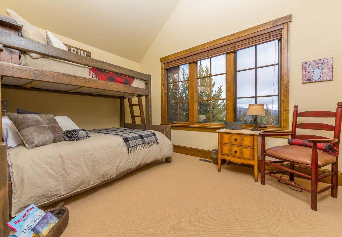 Chalet in Big Sky - New to Market! Vast Ski In/Ski Out Big Sky Chalet