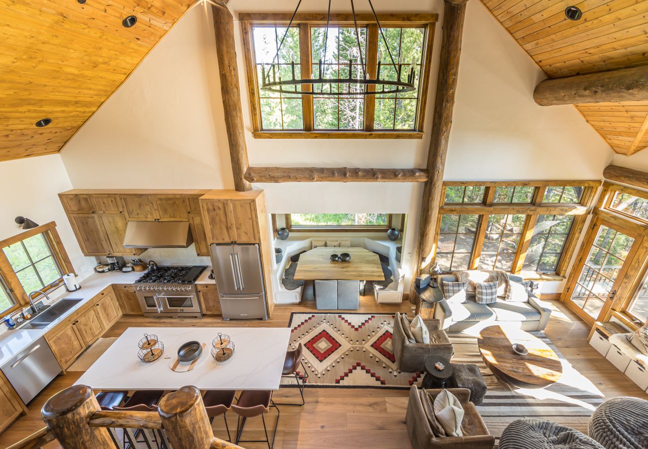 Chalet in Big Sky - Vast Ski In/Ski Out Big Sky Chalet