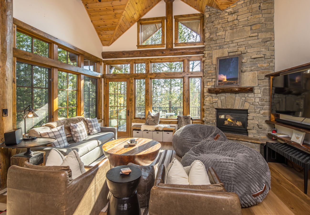 Chalet in Big Sky - Vast Ski In/Ski Out Big Sky Chalet