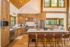Chalet in Big Sky - Vast Ski In/Ski Out Big Sky Chalet