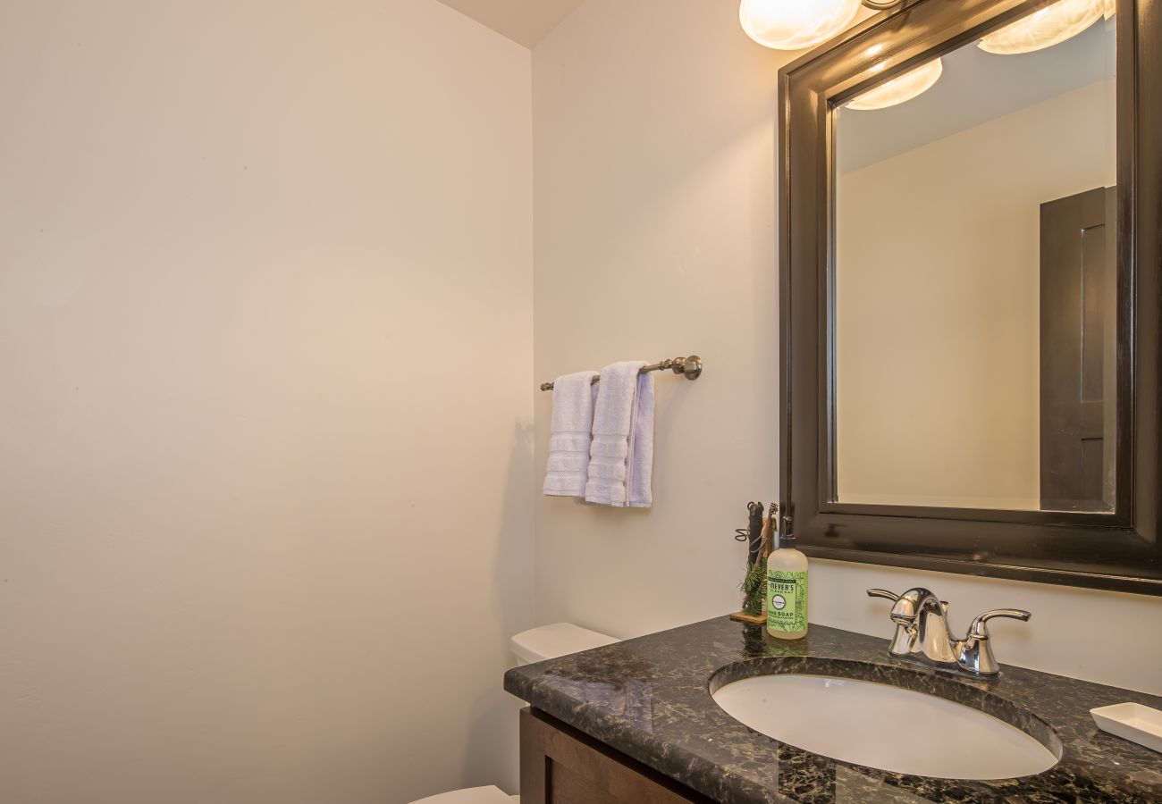 Townhouse in Big Sky - Stylish Big Sky Home