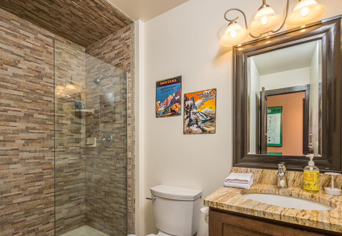 Townhouse in Big Sky - Stylish Big Sky Home