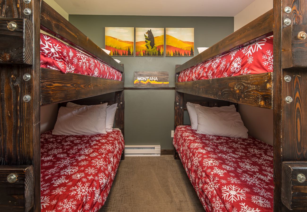 Townhouse in Big Sky - Stylish Big Sky Home