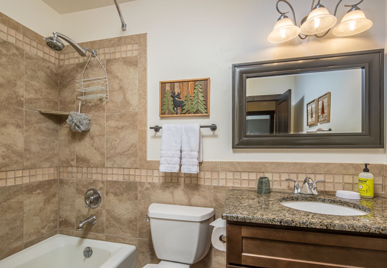 Townhouse in Big Sky - Stylish Big Sky Home