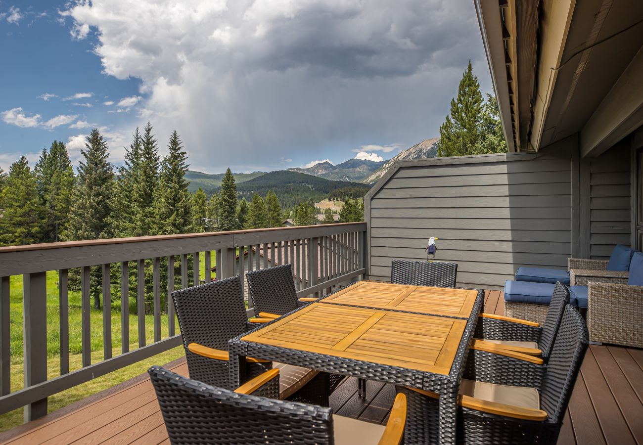 Townhouse in Big Sky - Stylish Big Sky Home
