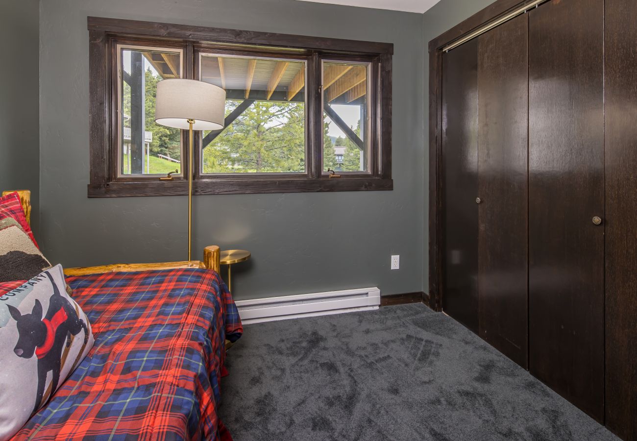 Townhouse in Big Sky - Stylish Big Sky Home