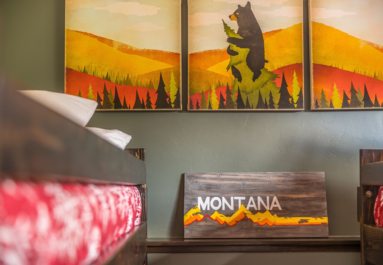 Townhouse in Big Sky - Stylish Big Sky Home