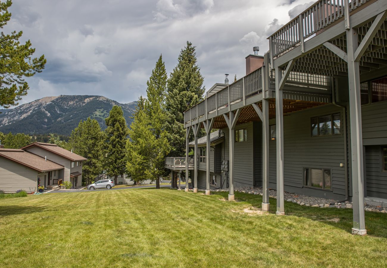 Townhouse in Big Sky - Stylish Big Sky Home