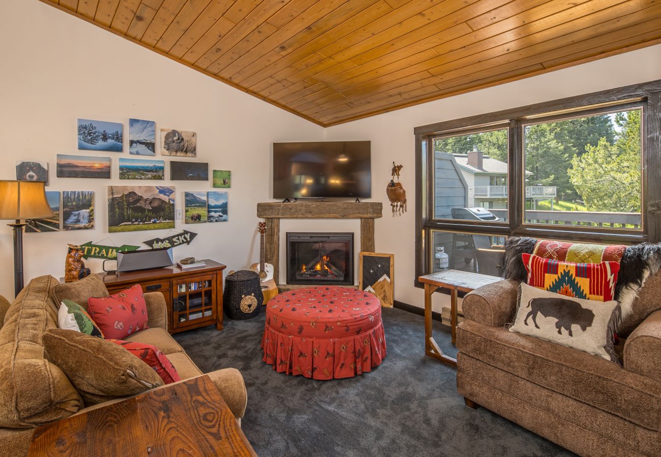 Townhouse in Big Sky - Stylish Big Sky Home
