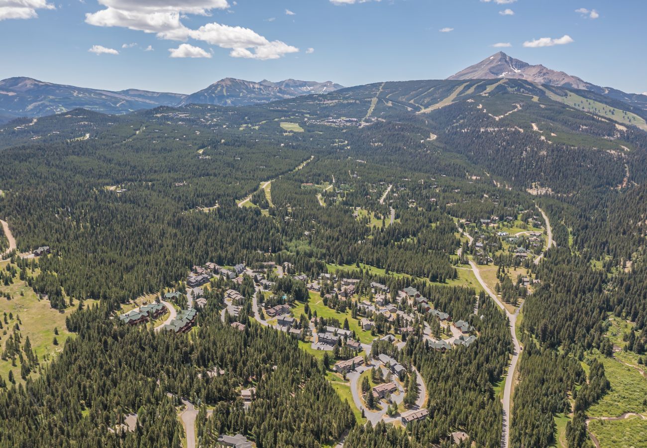 Townhouse in Big Sky - Stylish Big Sky Home
