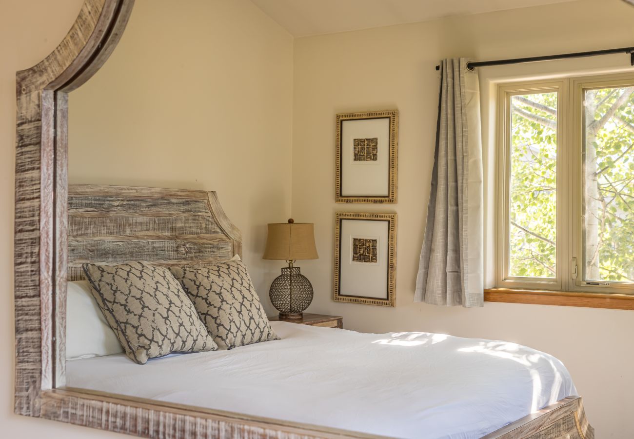 Townhouse in Big Sky - New to Market! Big Sky Town Center Home