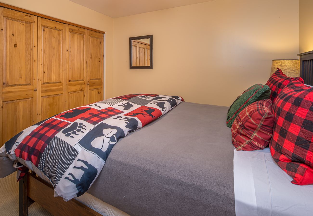 Townhouse in Big Sky - New to Market! Big Sky Town Center Home