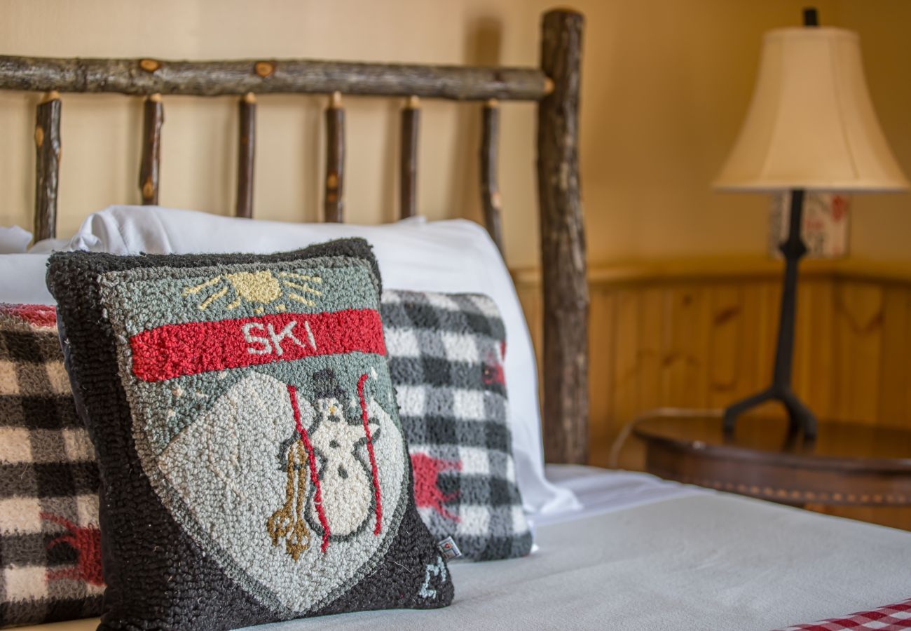 Townhouse in Big Sky - New to Market! Big Sky Town Center Home