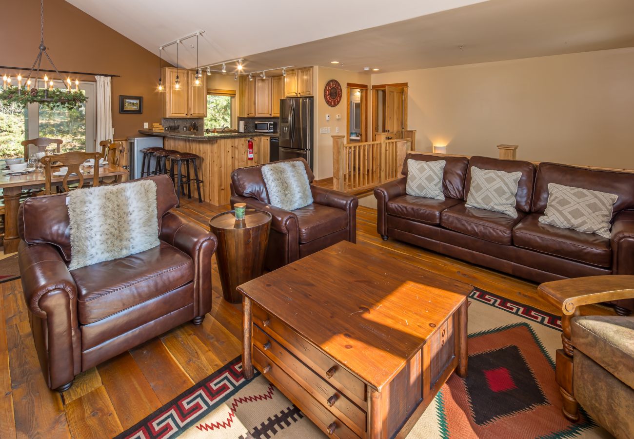 Townhouse in Big Sky - New to Market! Big Sky Town Center Home