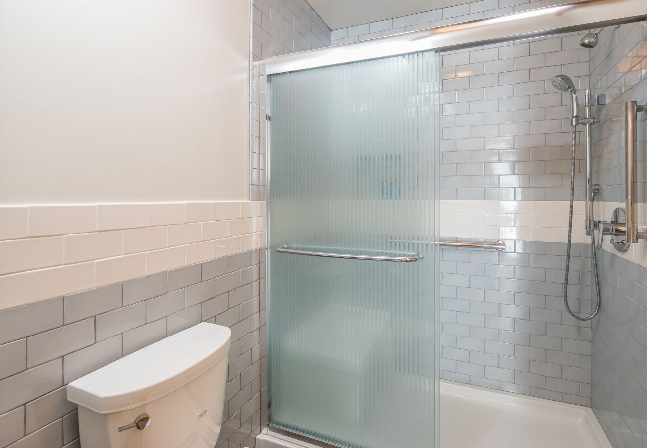 Condominium in Big Sky - New to Market! Ski in/Ski Out Big Sky Mountain Condo