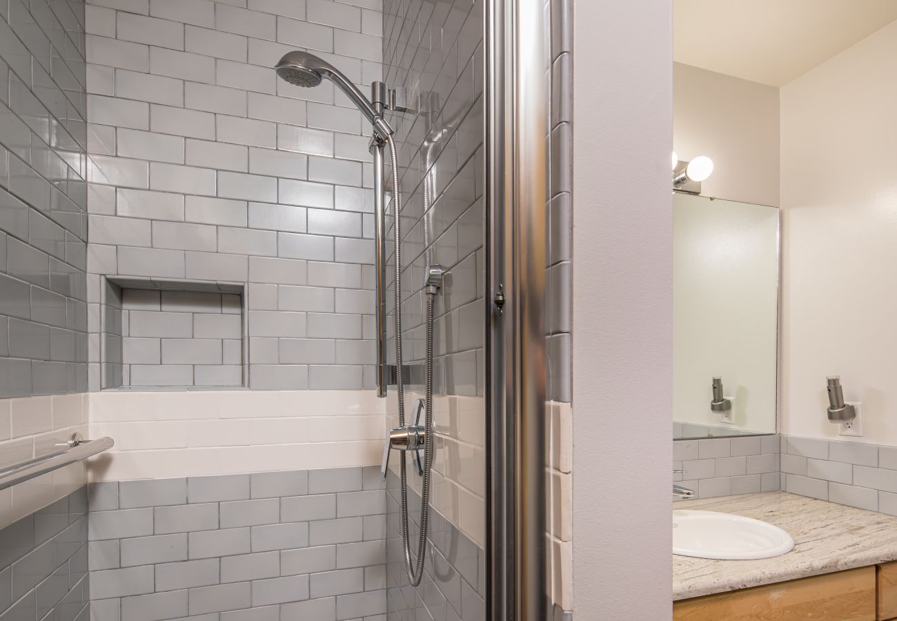 Condominium in Big Sky - New to Market! Ski in/Ski Out Big Sky Mountain Condo