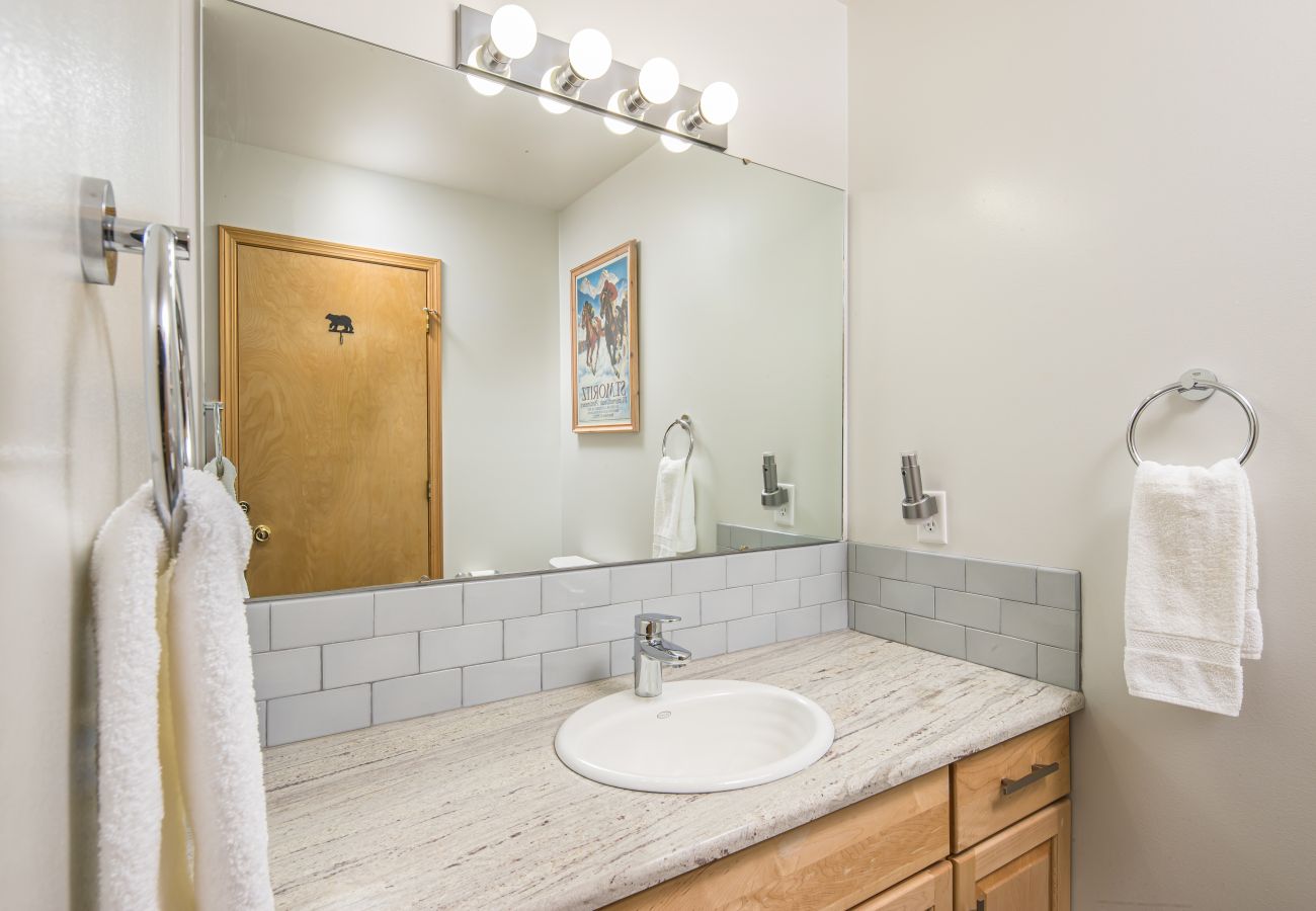 Condominium in Big Sky - New to Market! Ski in/Ski Out Big Sky Mountain Condo