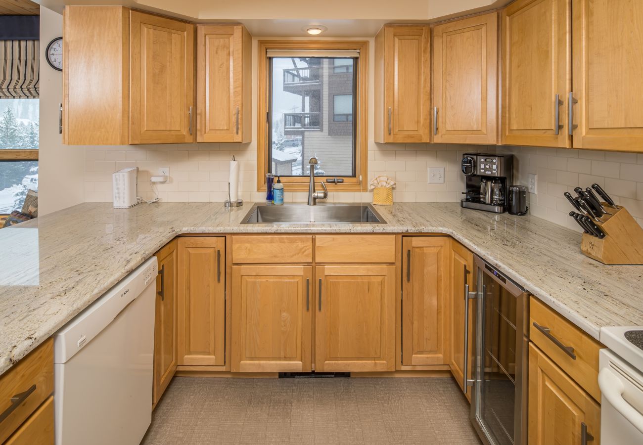 Condominium in Big Sky - New to Market! Ski in/Ski Out Big Sky Mountain Condo