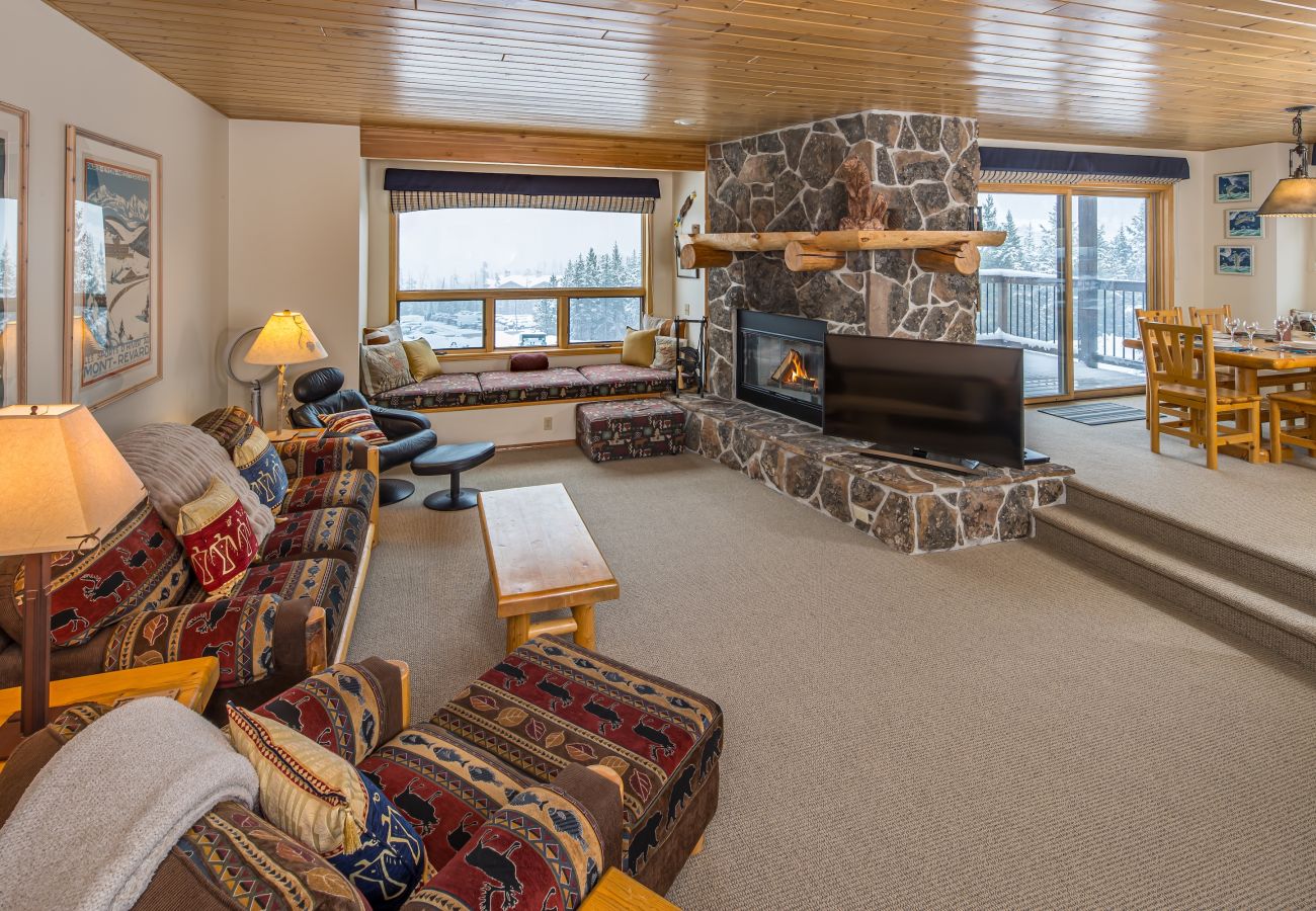 Condominium in Big Sky - New to Market! Ski in/Ski Out Big Sky Mountain Condo
