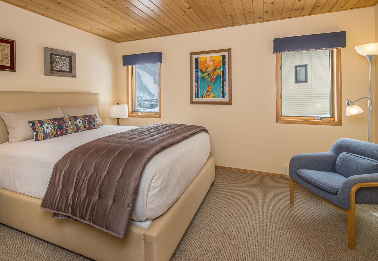 Condominium in Big Sky - New to Market! Ski in/Ski Out Big Sky Mountain Condo