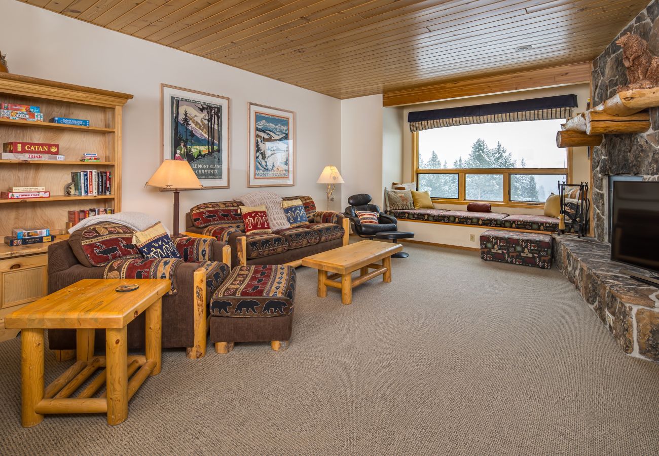 Condominium in Big Sky - New to Market! Ski in/Ski Out Big Sky Mountain Condo