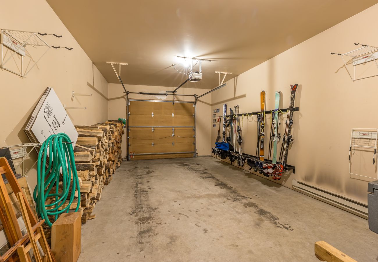 Condominium in Big Sky - New to Market! Ski in/Ski Out Big Sky Mountain Condo