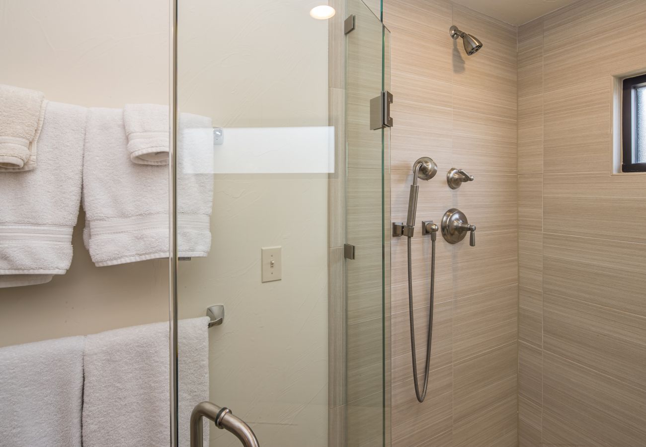 Condominium in Big Sky - New to Market! Big Sky Town Center Retreat