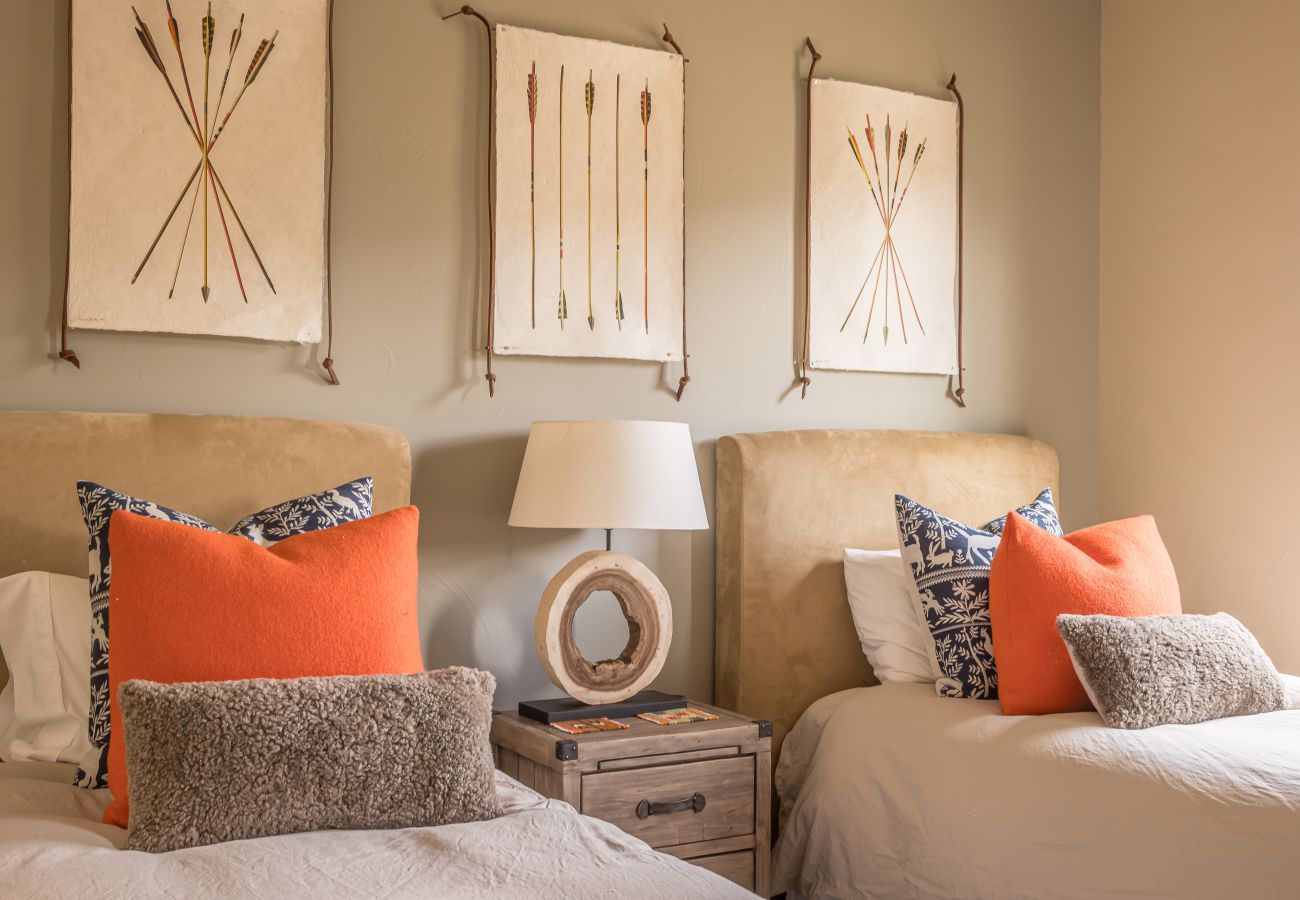 Condominium in Big Sky - New to Market! Big Sky Town Center Retreat