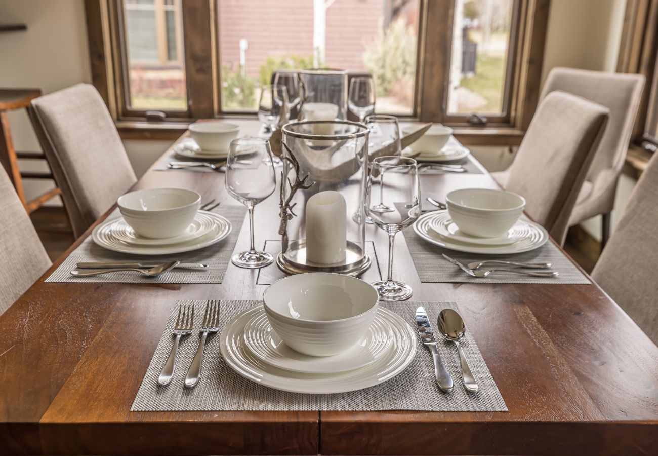 Condominium in Big Sky - New to Market! Big Sky Town Center Retreat