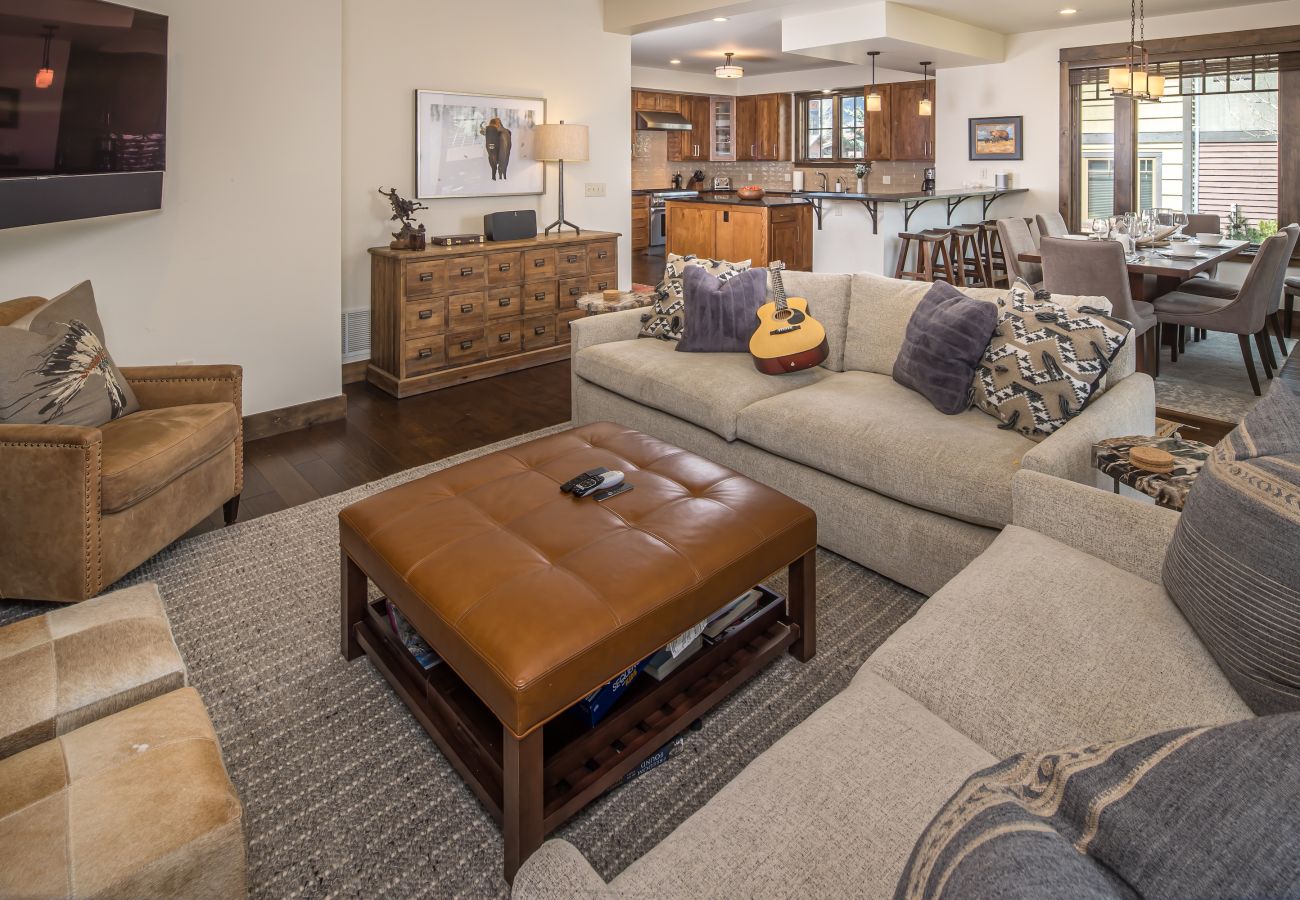 Condominium in Big Sky - New to Market! Big Sky Town Center Retreat