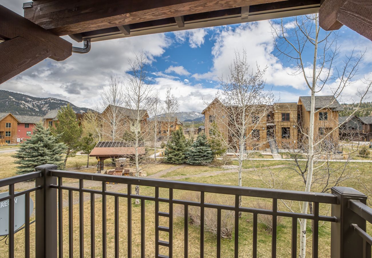 Condominium in Big Sky - New to Market! Big Sky Town Center Retreat