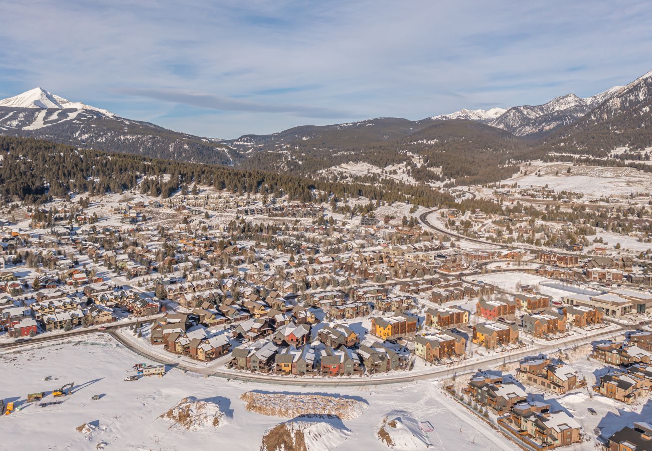 Condominium in Big Sky - New to Market! Big Sky Town Center Retreat