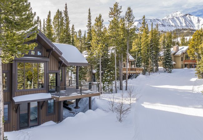 House in Big Sky - New Listing! Slopeside at Cowboy Heaven