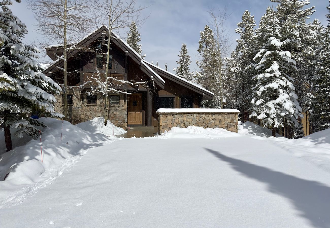 House in Big Sky - New Listing! Slopeside at Cowboy Heaven